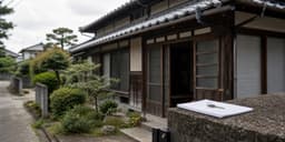 古い空き家を賃貸活用するか解体するかをイメージした日本家屋の写真